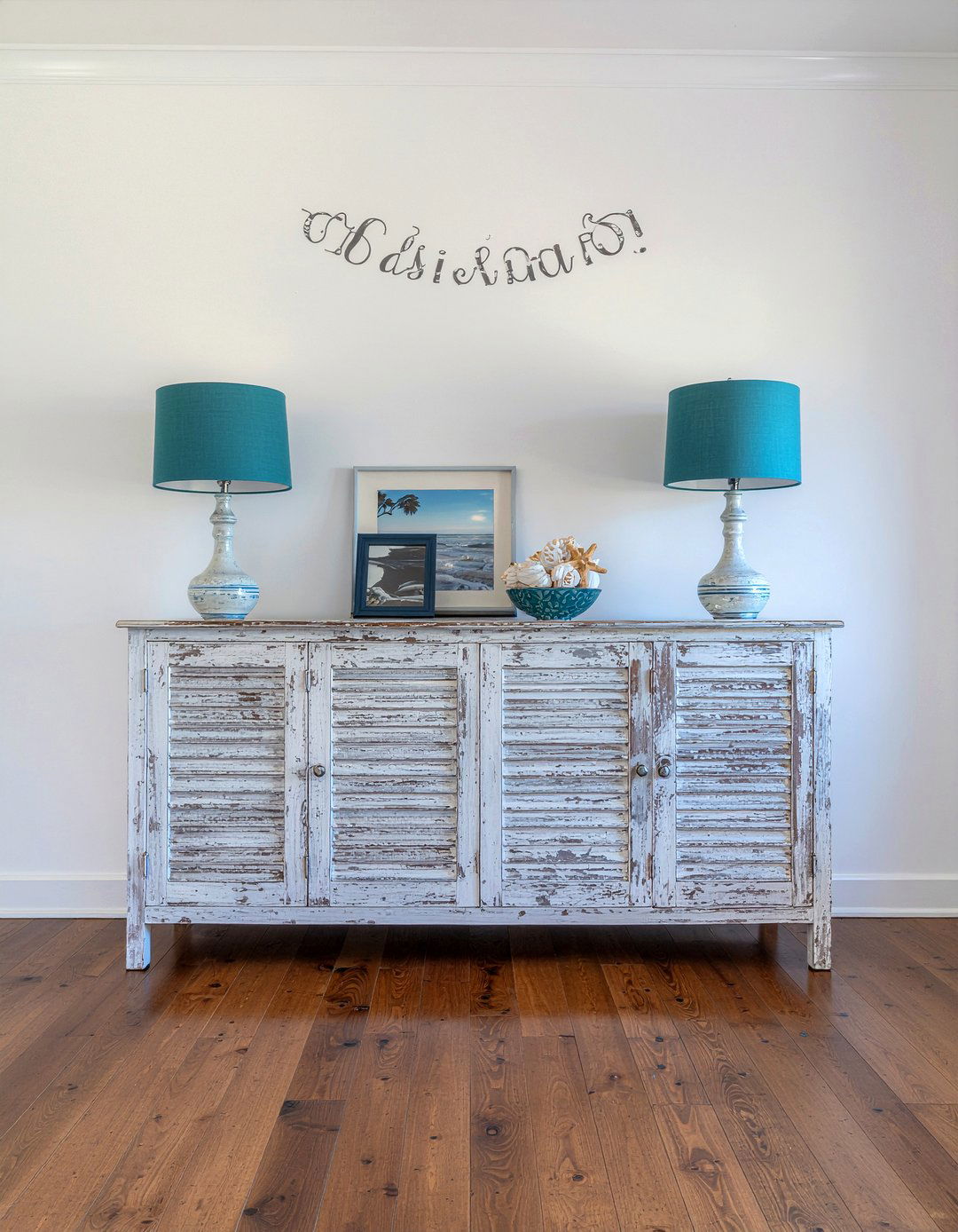 Coastal Buffet Table - 30 ocean-inspired dining room ideas