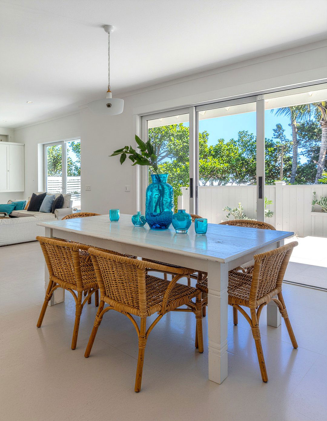 Coastal Dining Room Furniture - 30 dining room seating for 10 ideas