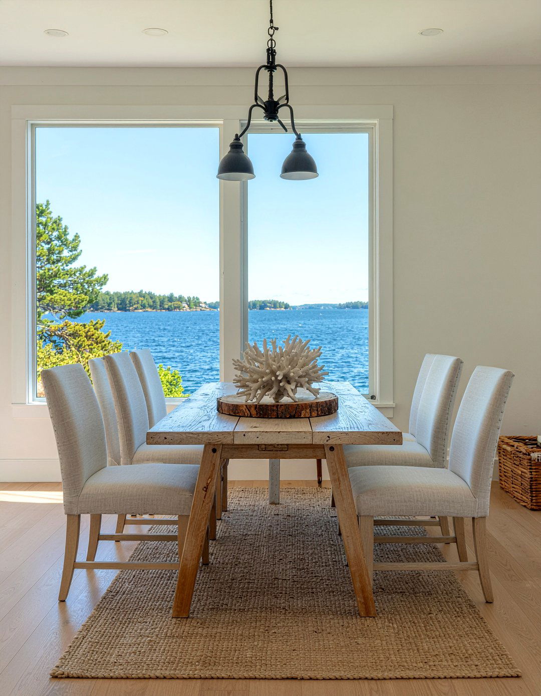 Coastal Dining Set - 30 lake house dining room ideas