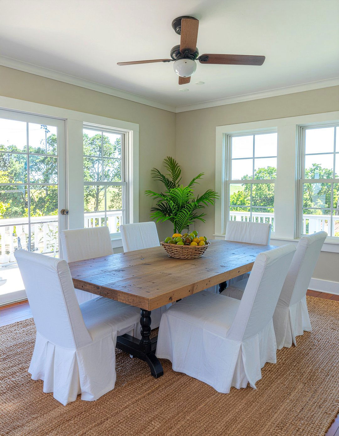 Coastal Grandmother Dining Room - 30 polished dining room ideas