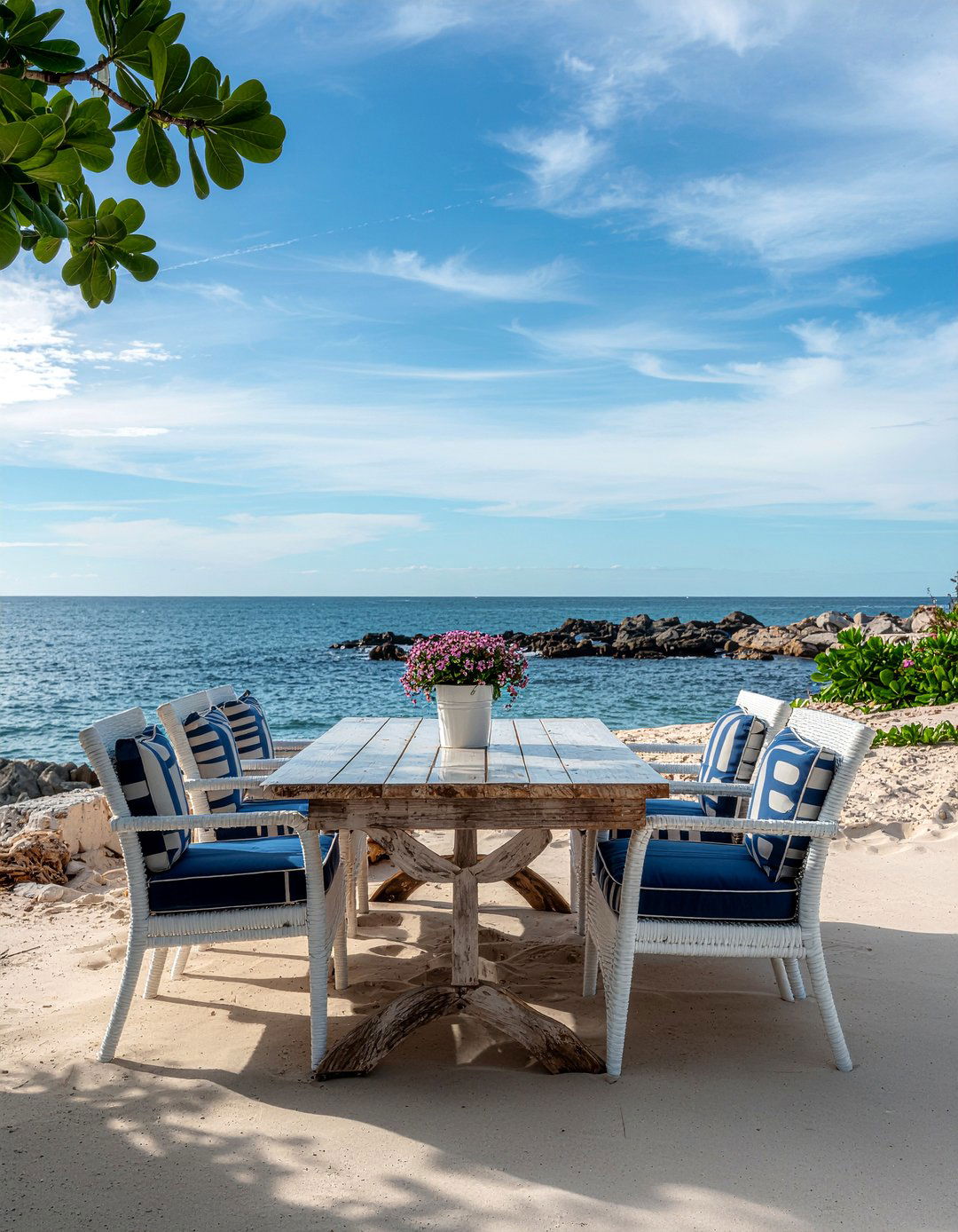 Coastal Style Outdoor Dining - 30 outdoor dining ideas