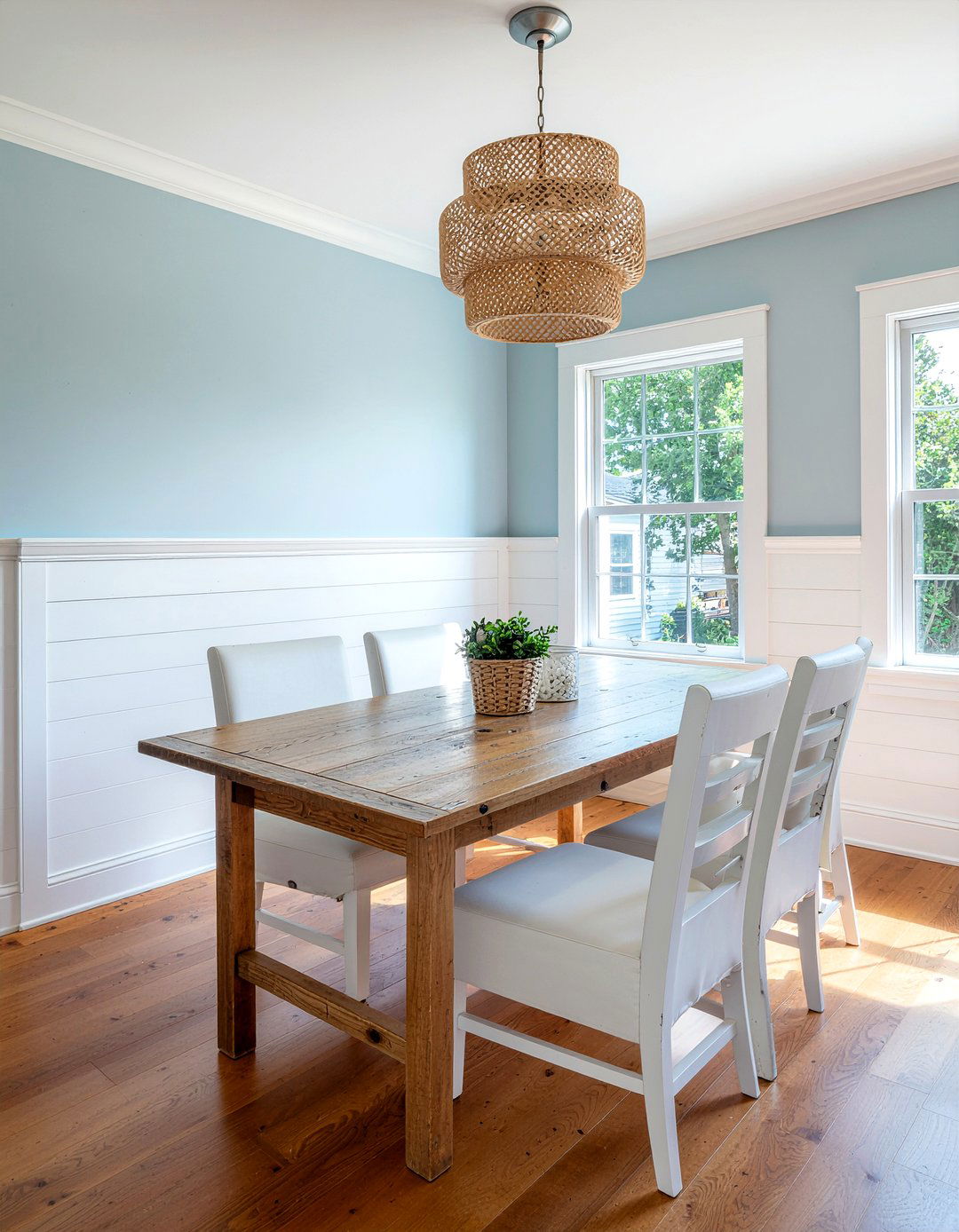Coastal Wainscoting - 30 dining room wainscoting ideas