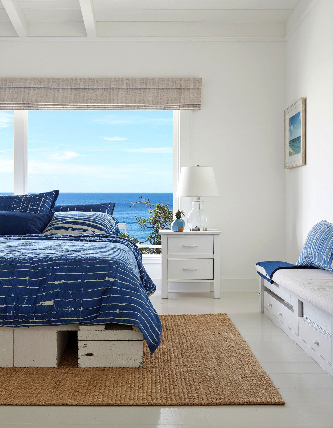 Coastal cobalt blue bedroom - 30 cobalt bedroom ideas
