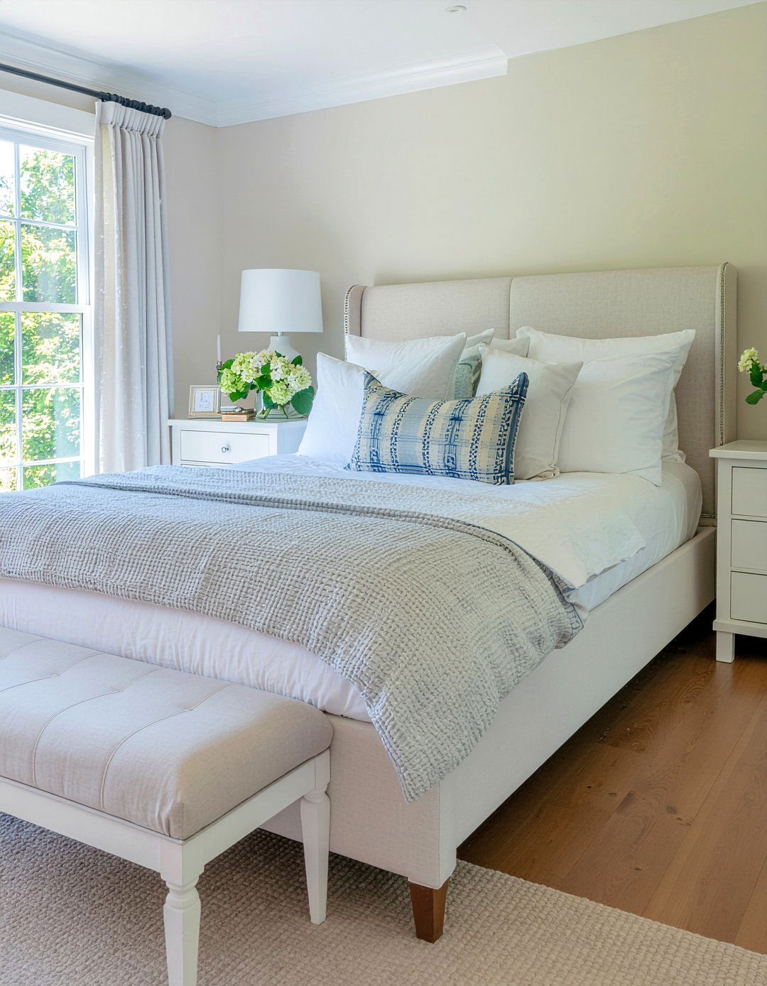 Coastal grandmother bedroom - 30 New England bedroom ideas