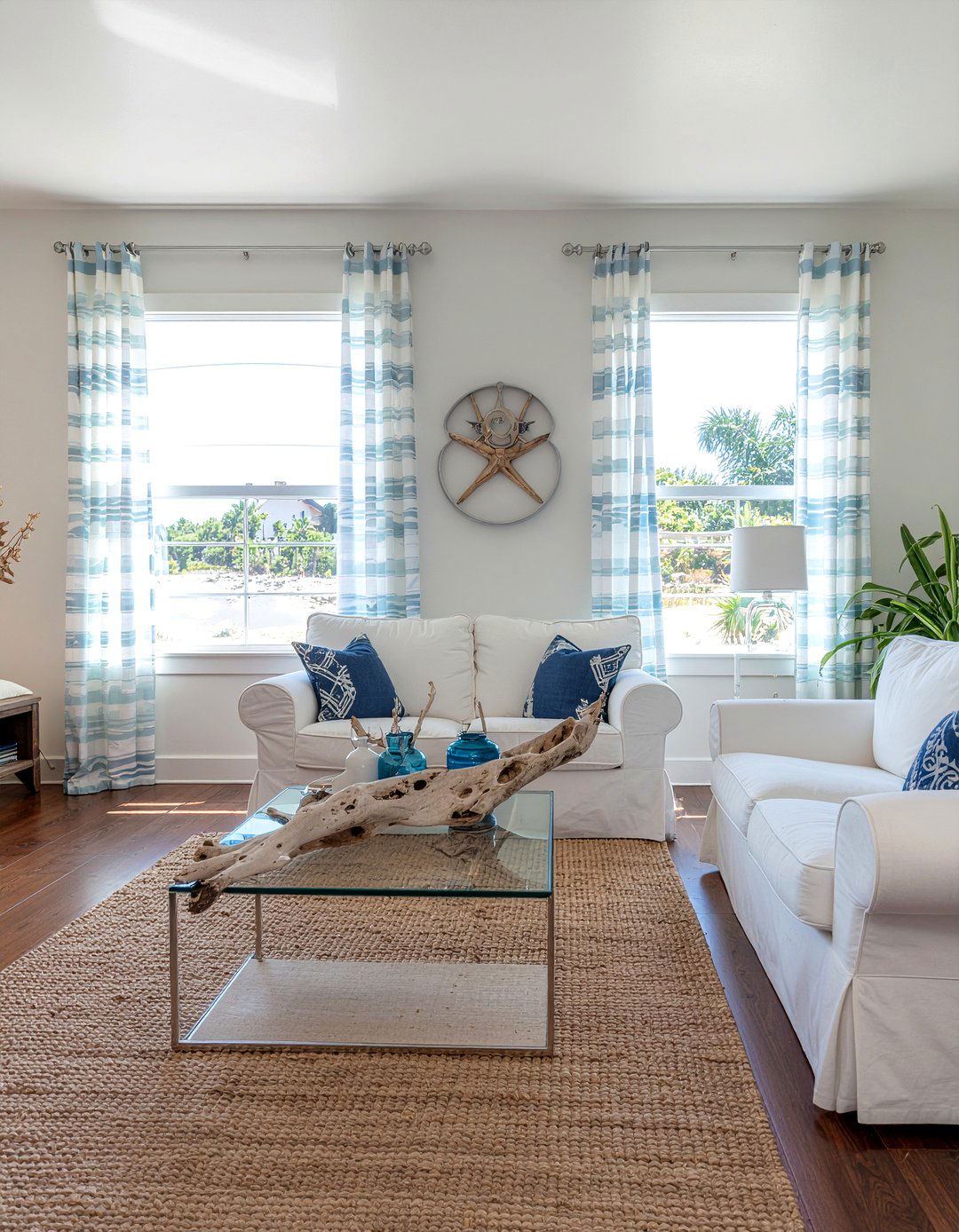 Coastal living room - 30 living room aesthetic ideas