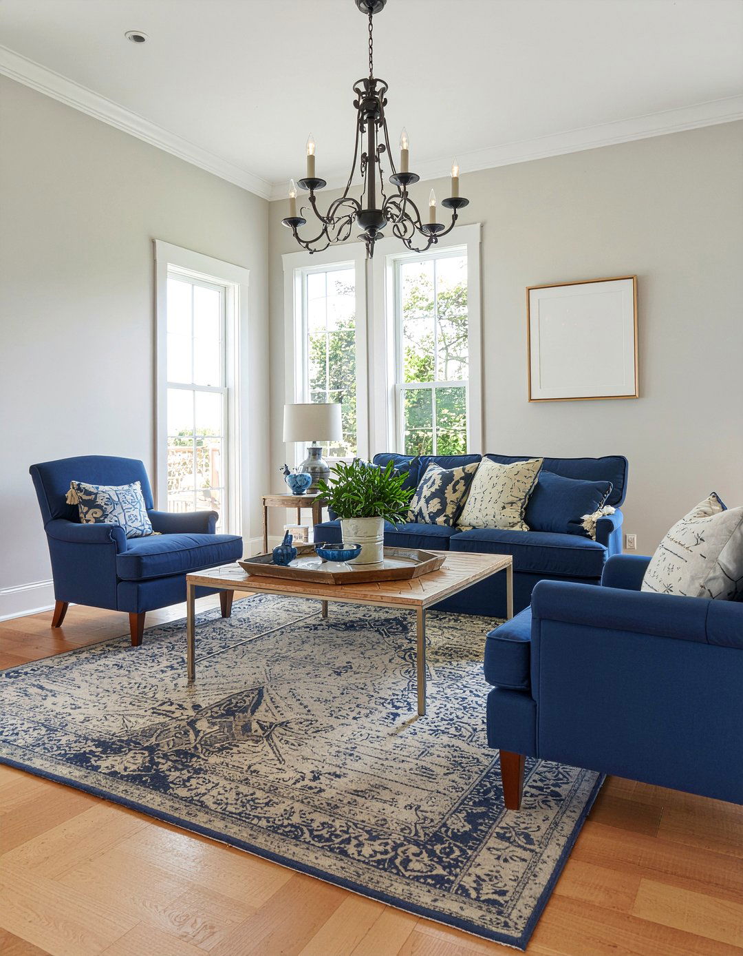 Coastal transitional living room - 30 ocean themed living room ideas