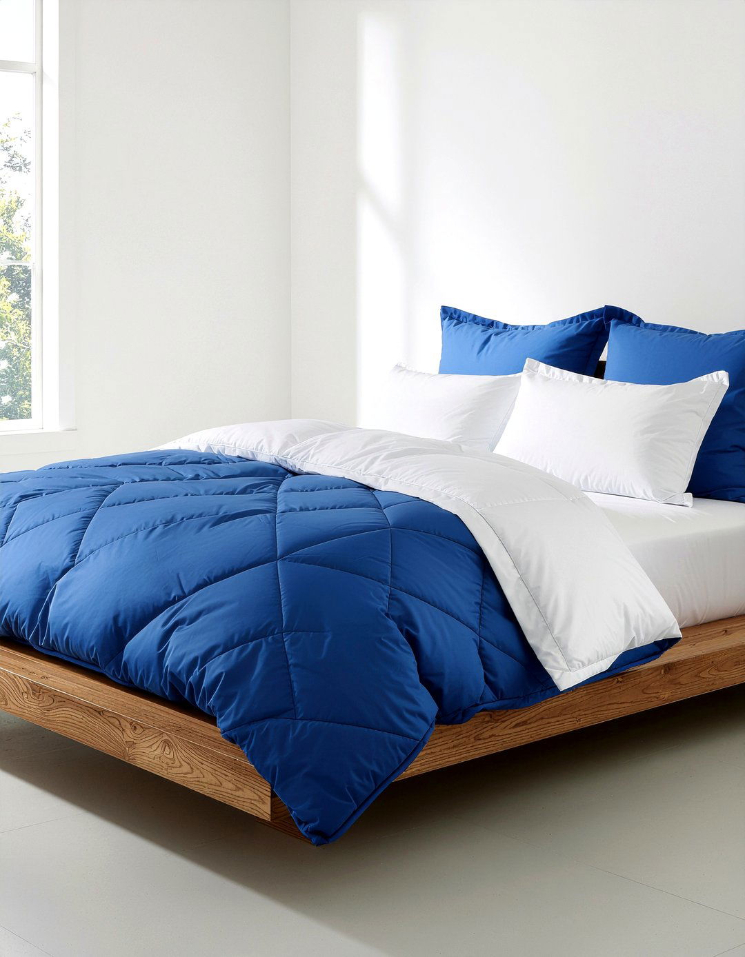 Cobalt blue bedding set - 30 cobalt bedroom ideas