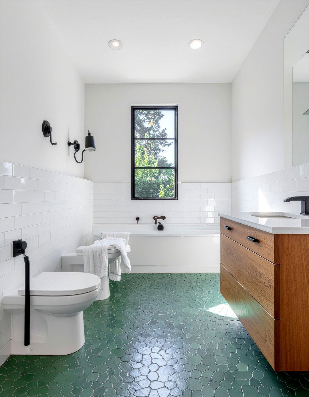 Colorful tile bathroom - 30 kids bathroom ideas