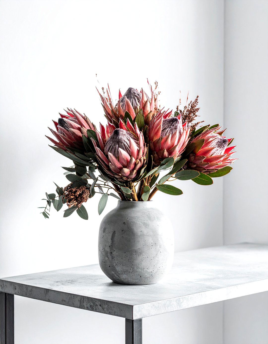 Concrete vase industrial console - 30 vase ideas