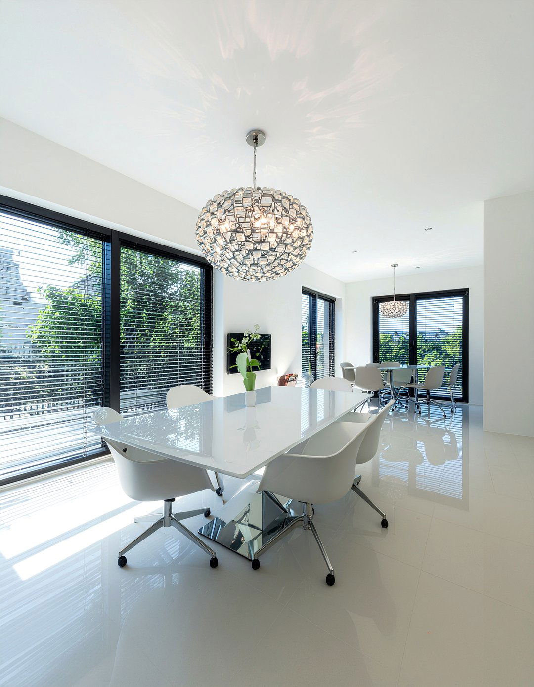 Contemporary Dining Room - 30 light dining room ideas