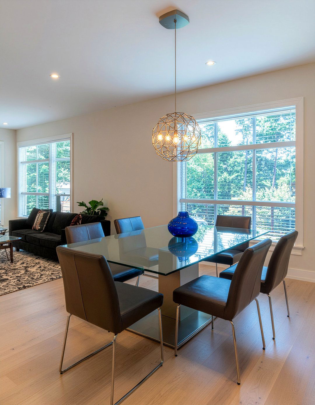 Contemporary Glass Dining Room - 30 polished dining room ideas