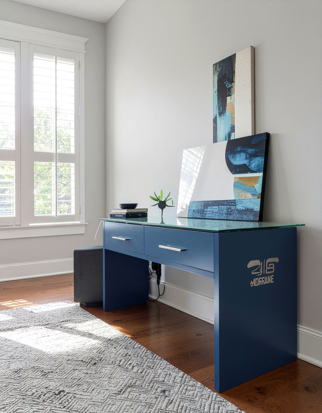 Contemporary built in desk - 30 bedroom built-in desks