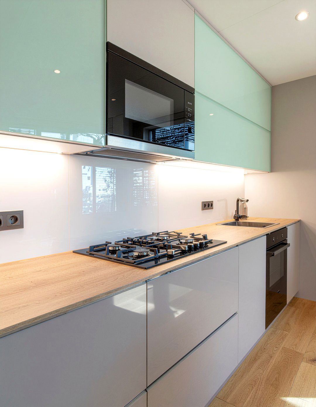 Contemporary kitchen microwave over stove - 30 over-the-range microwave kitchen ideas