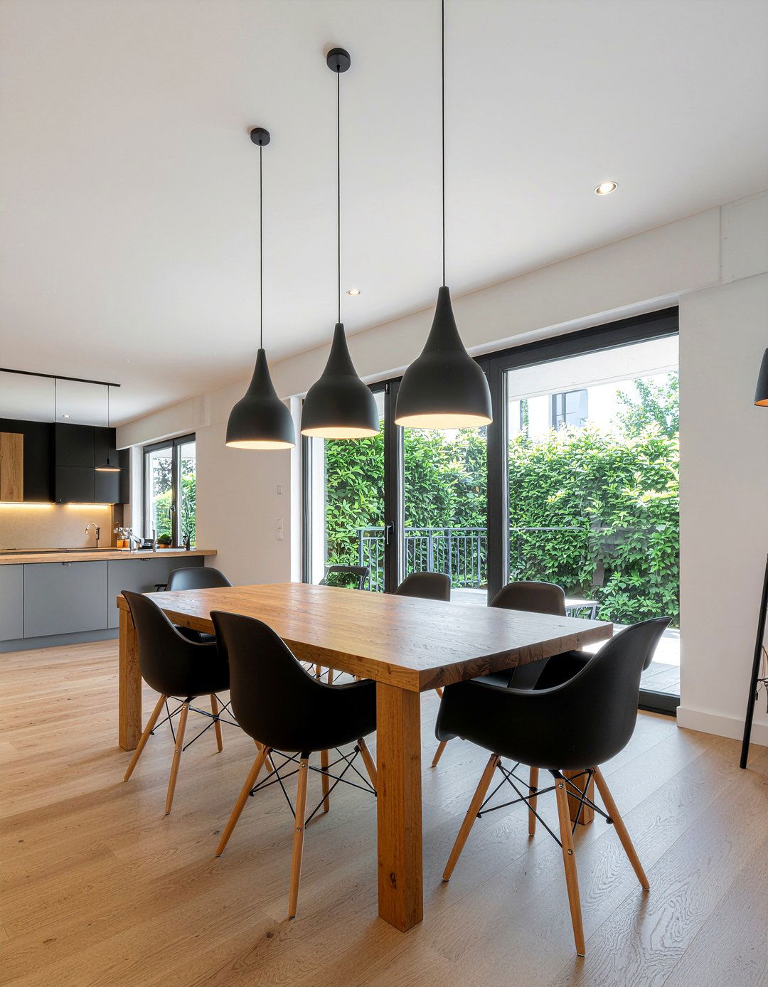 Contemporary lighting for dining - 30 German dining room ideas