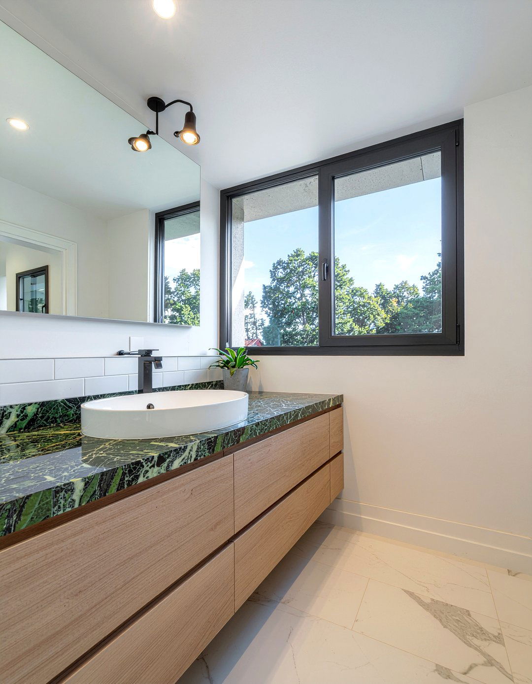 Contemporary marble bathroom - 30 marble look bathroom ideas