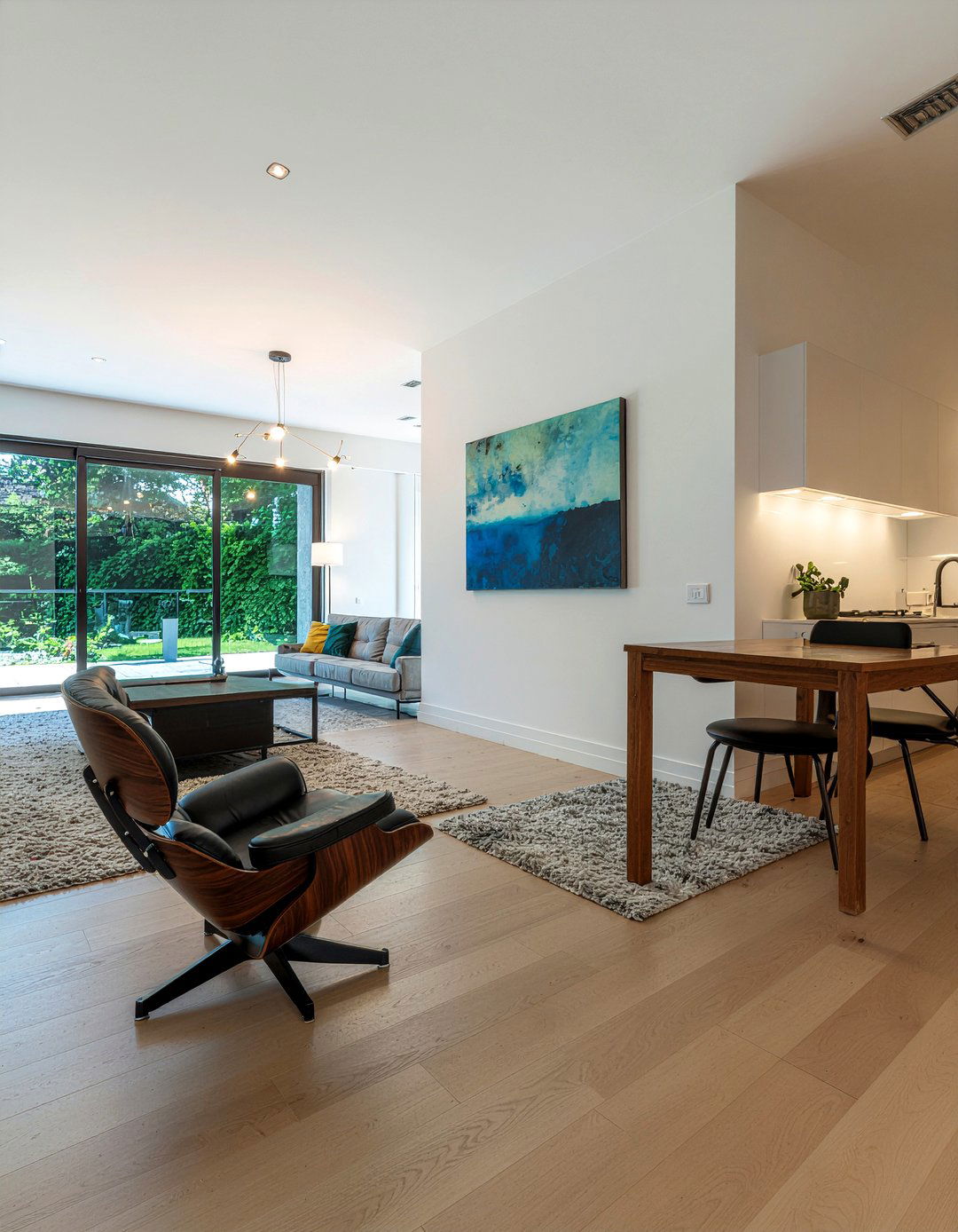 Contemporary open floor plan - 30 living room Barcelona chair ideas