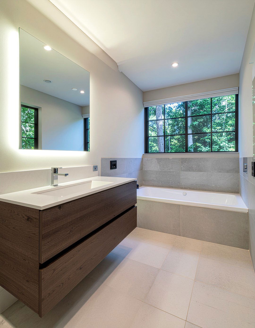 Contemporary pool cabana bath - 30 pool bathroom ideas