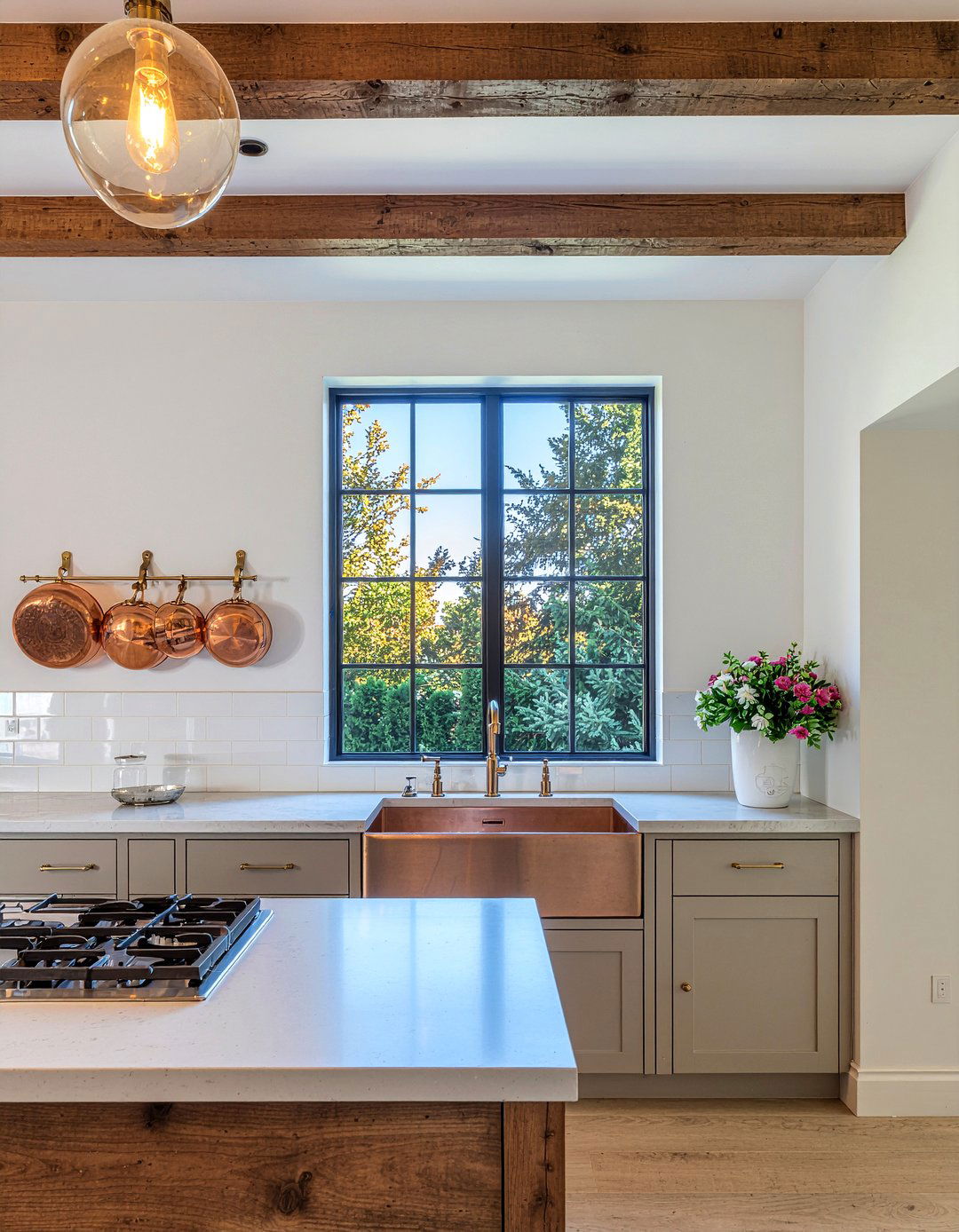 Copper Kitchen Accents - 30 glam kitchen ideas