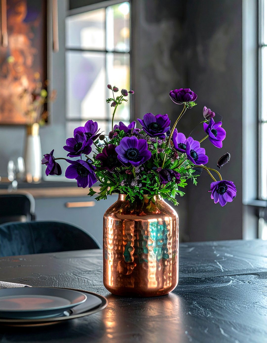 Copper Metal Vase - 30 table vase ideas