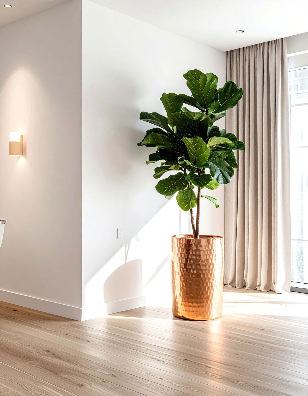 Copper Planter - 30 copper accent dining room ideas