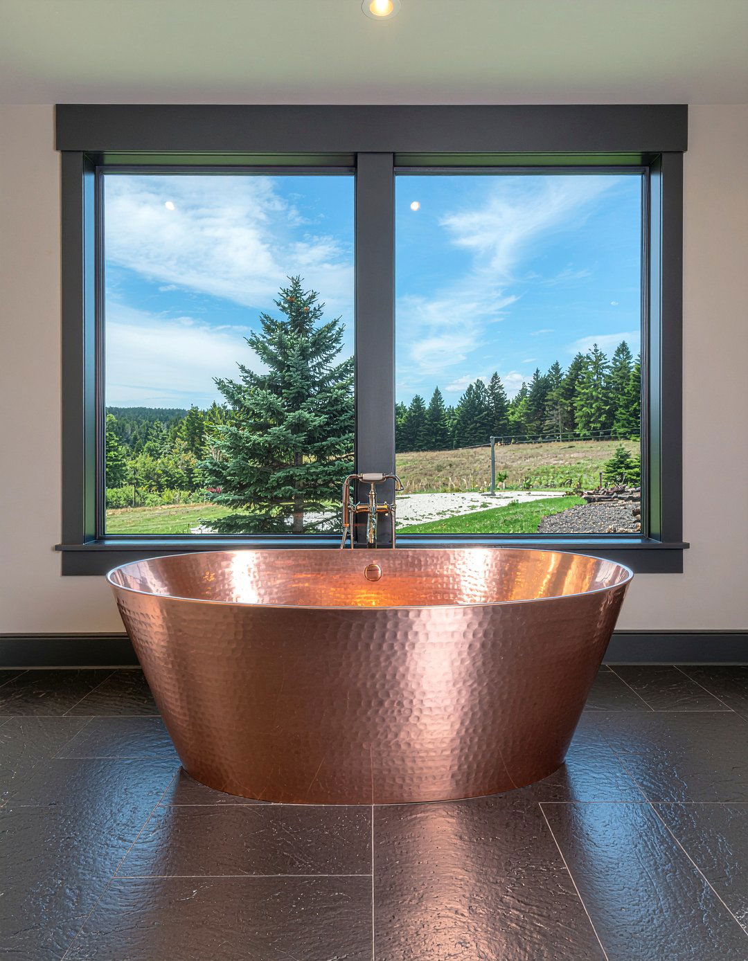 Copper bathtub - 30 new home bathroom ideas