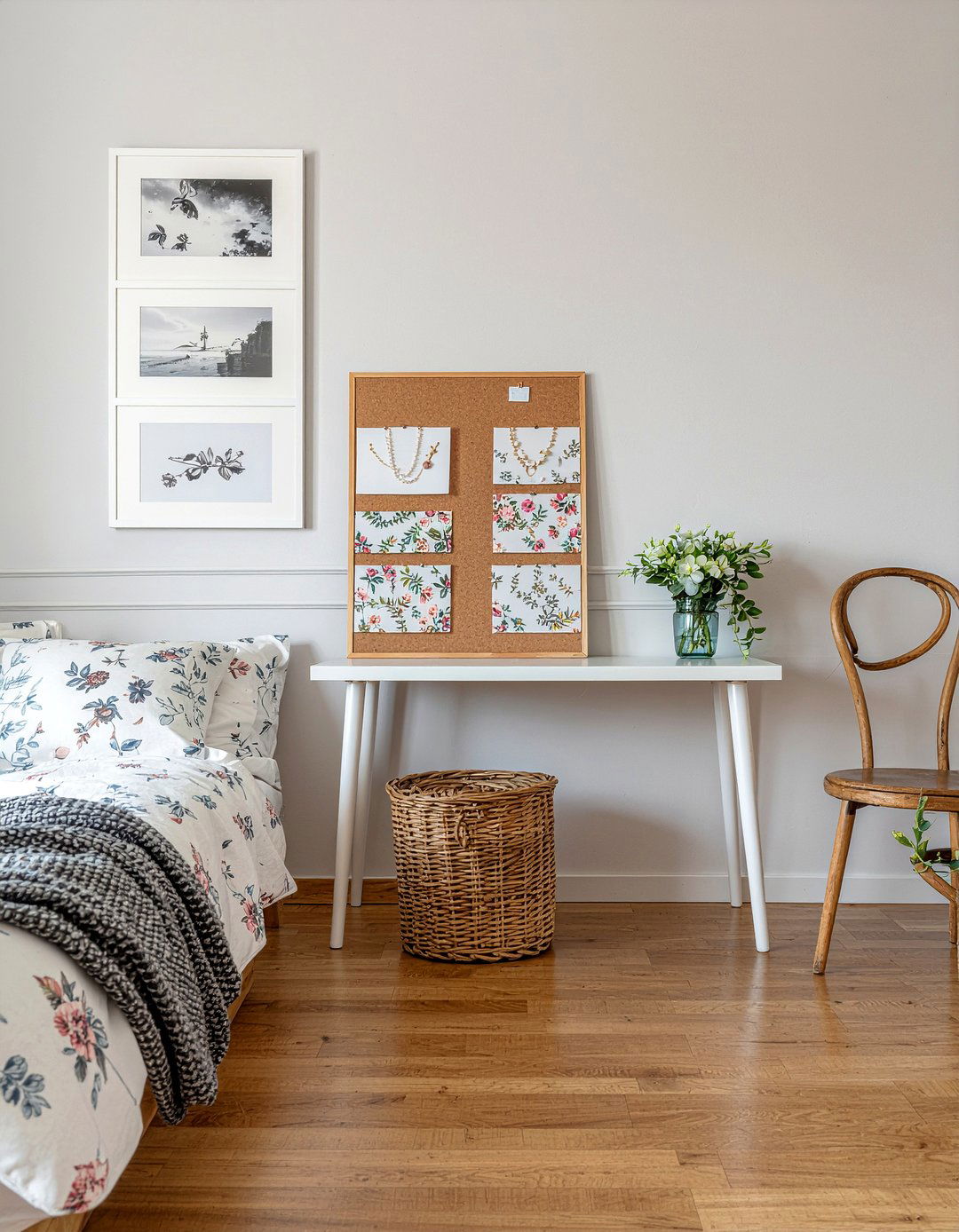 Cork Board Jewelry Organizer - 30 bedroom jewelry storage ideas