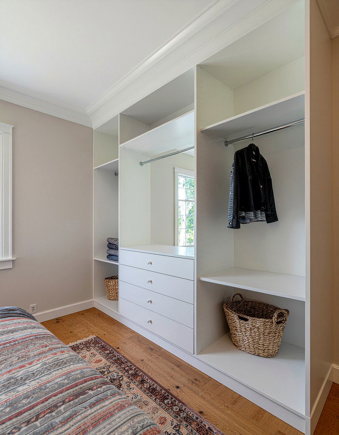 Corner Closet - 30 bedroom closet ideas