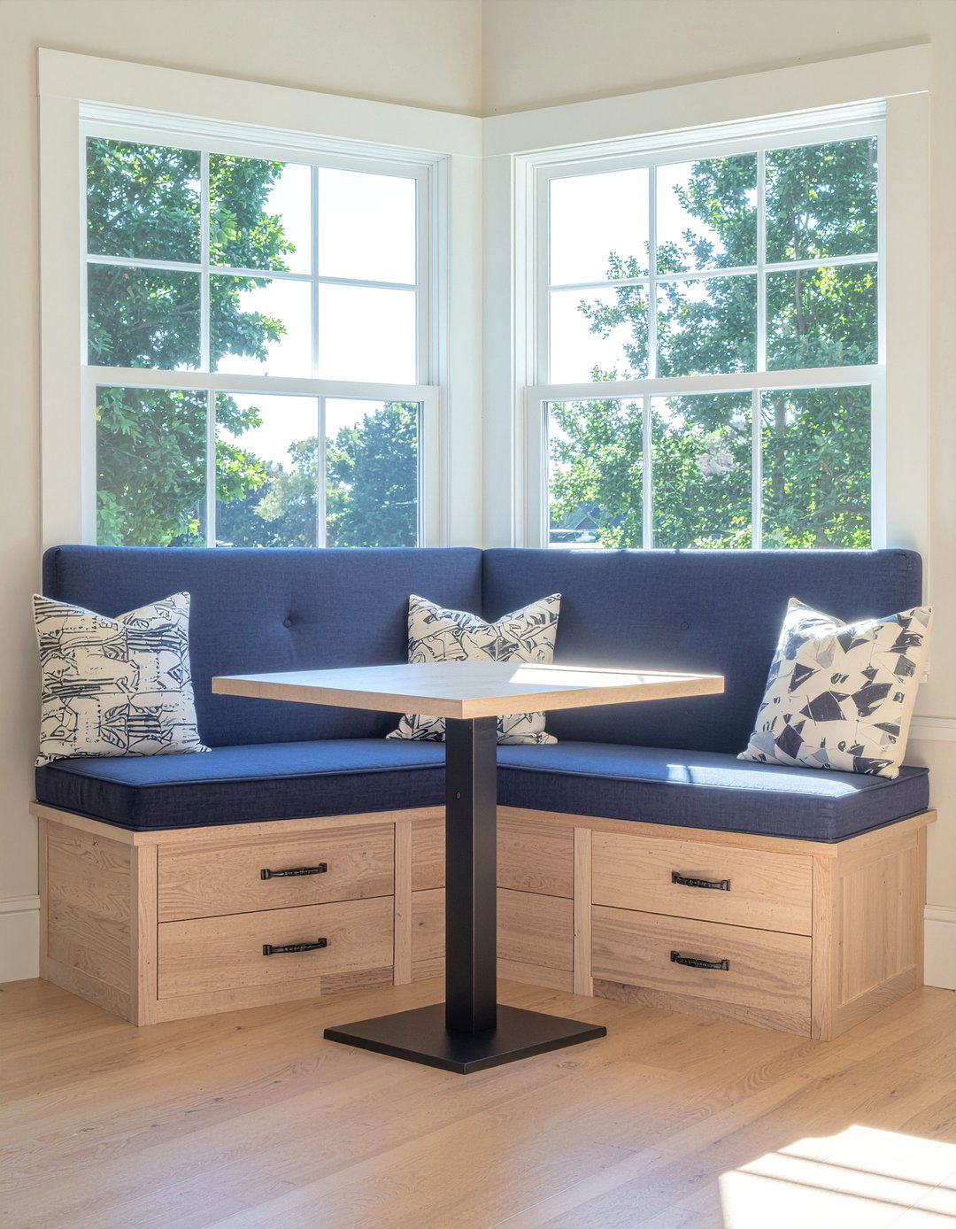 Corner Dining Bench With Storage - 30 dining room space saving ideas