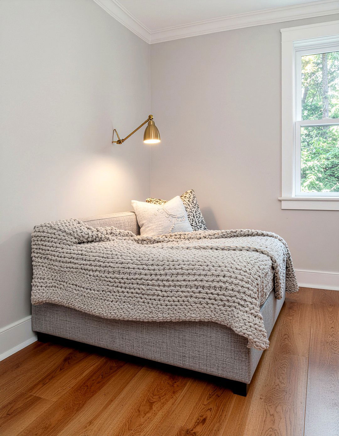 Corner daybed for bedroom - 30 bedroom daybed ideas