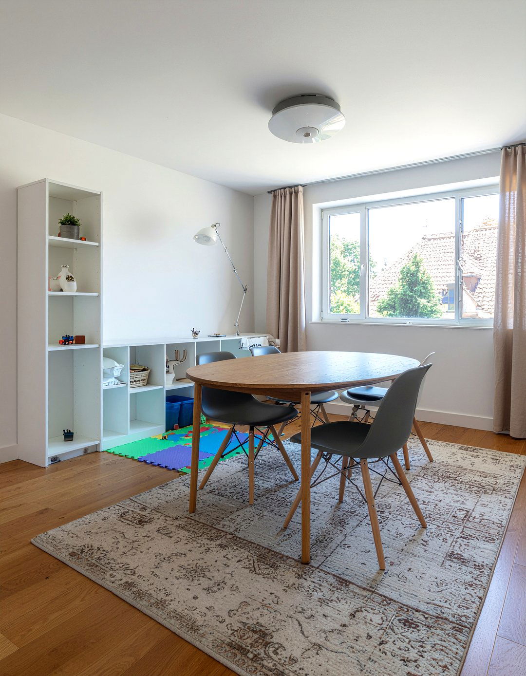 Corner playroom in dining room - 30 dining room playroom combo ideas