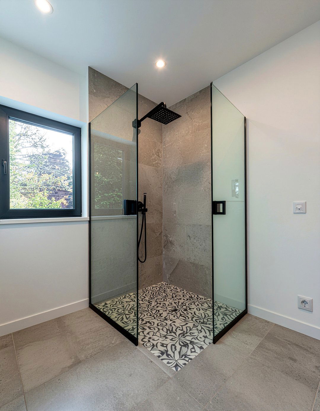 Corner shower placement in L shaped bath - 30 L-shaped bathroom layout ideas