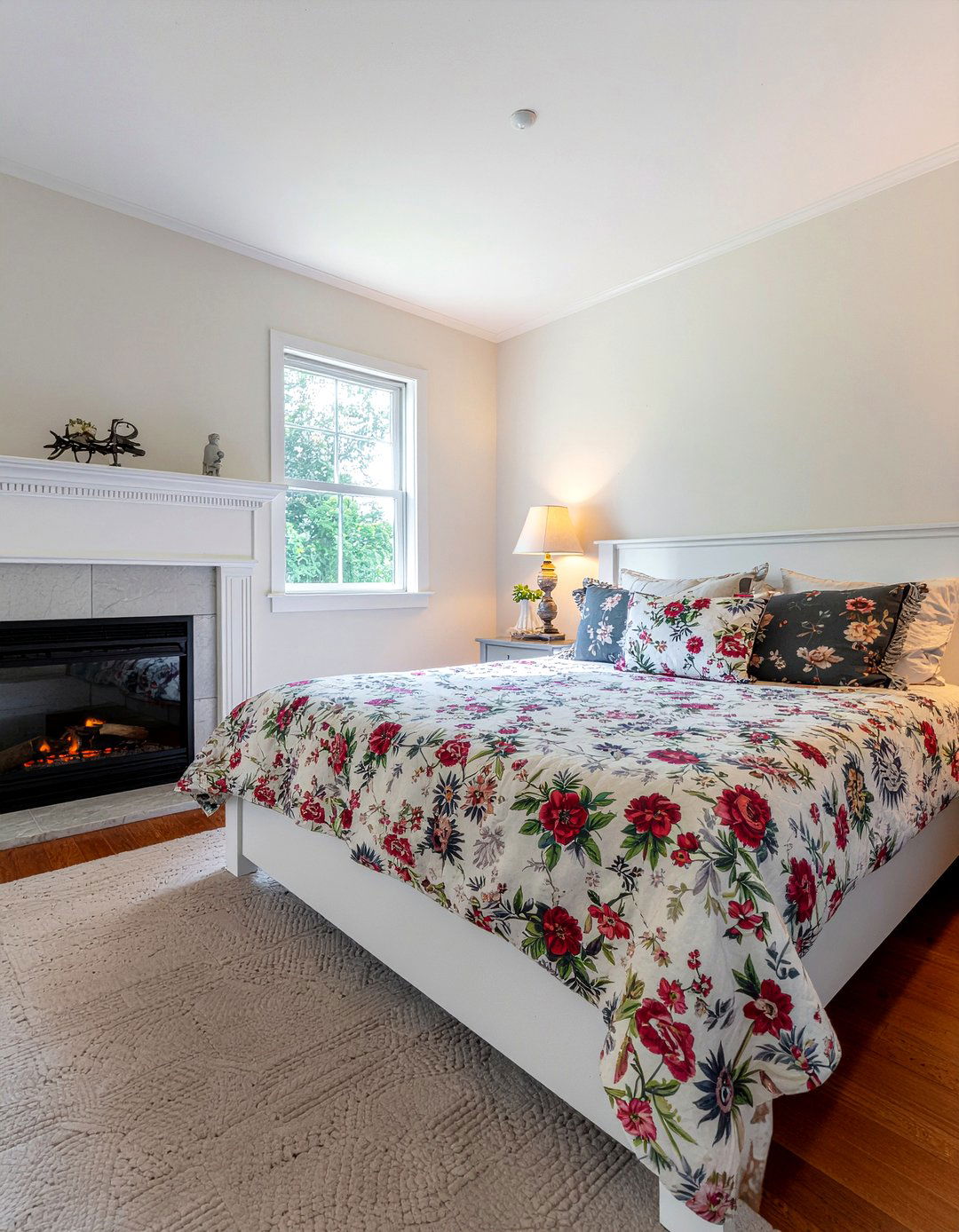 Cottage Style Pine Bed - 30 bedroom pine furniture ideas