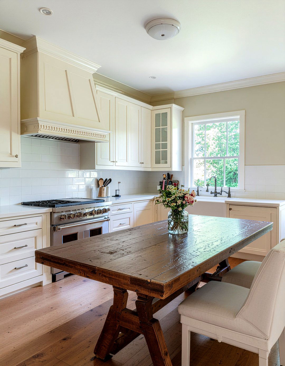 Country style cream kitchen - 30 cream kitchen ideas