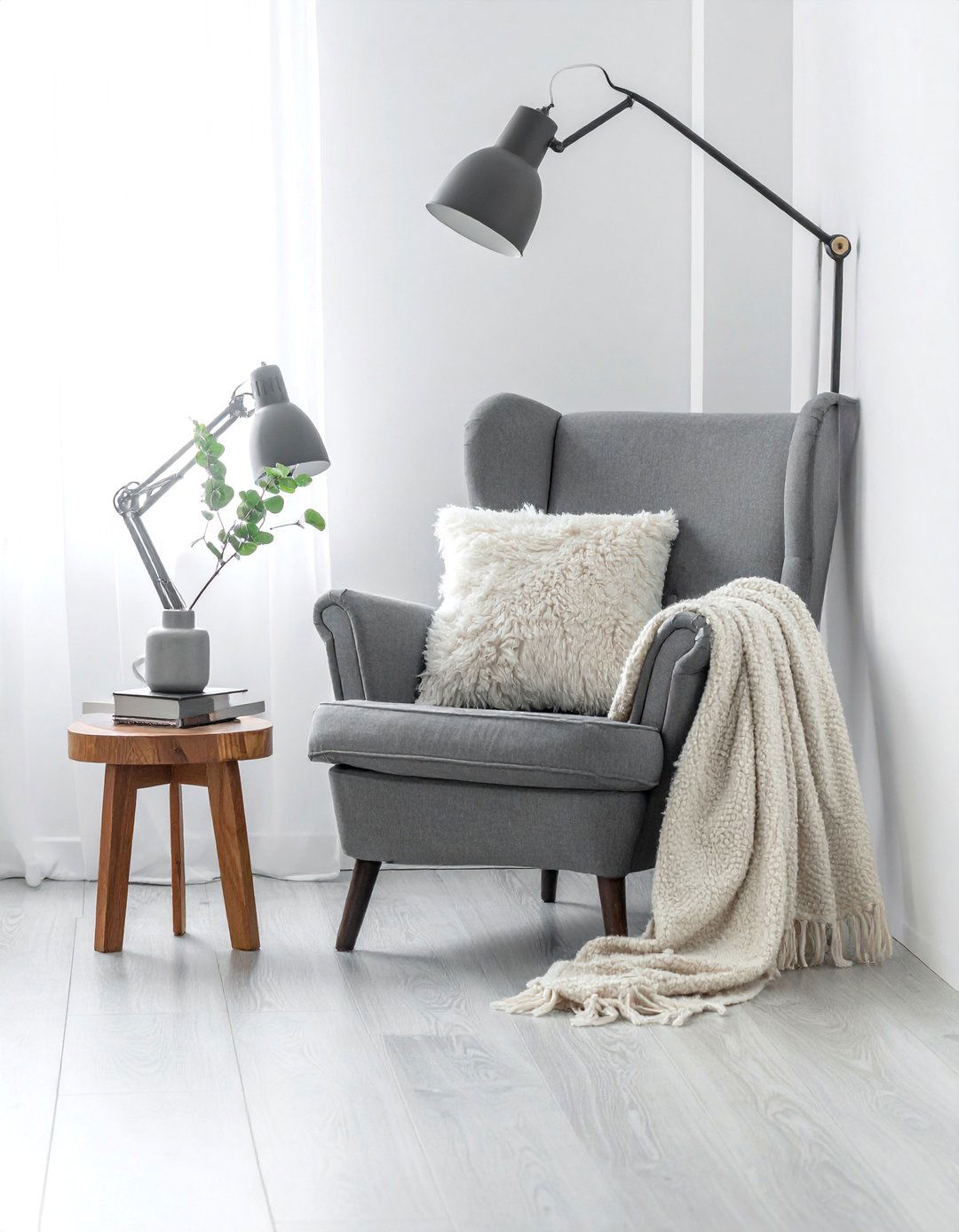 Cozy Reading Corner - 30 starter home decor ideas