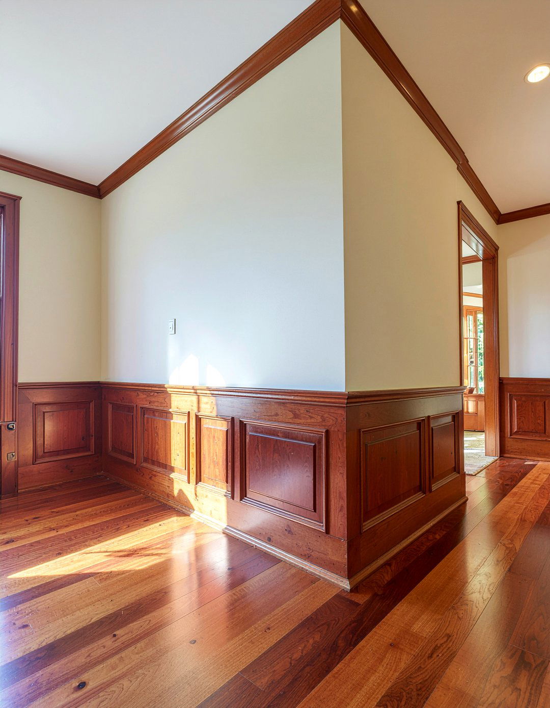 Craftsman style pony wall - 30 living room pony wall ideas