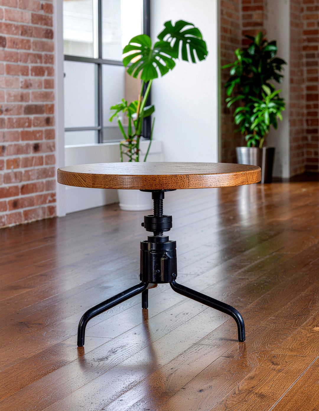 Crank Base Dining Table - 30 industrial dining table ideas