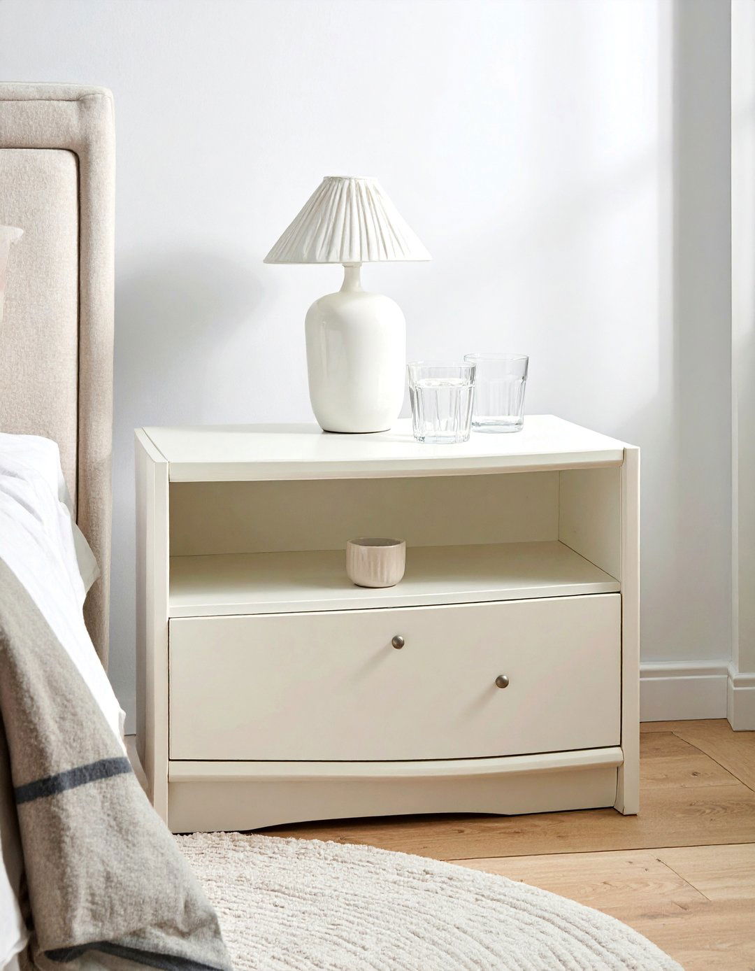 Cream Nightstand - 30 cream bedroom furniture ideas
