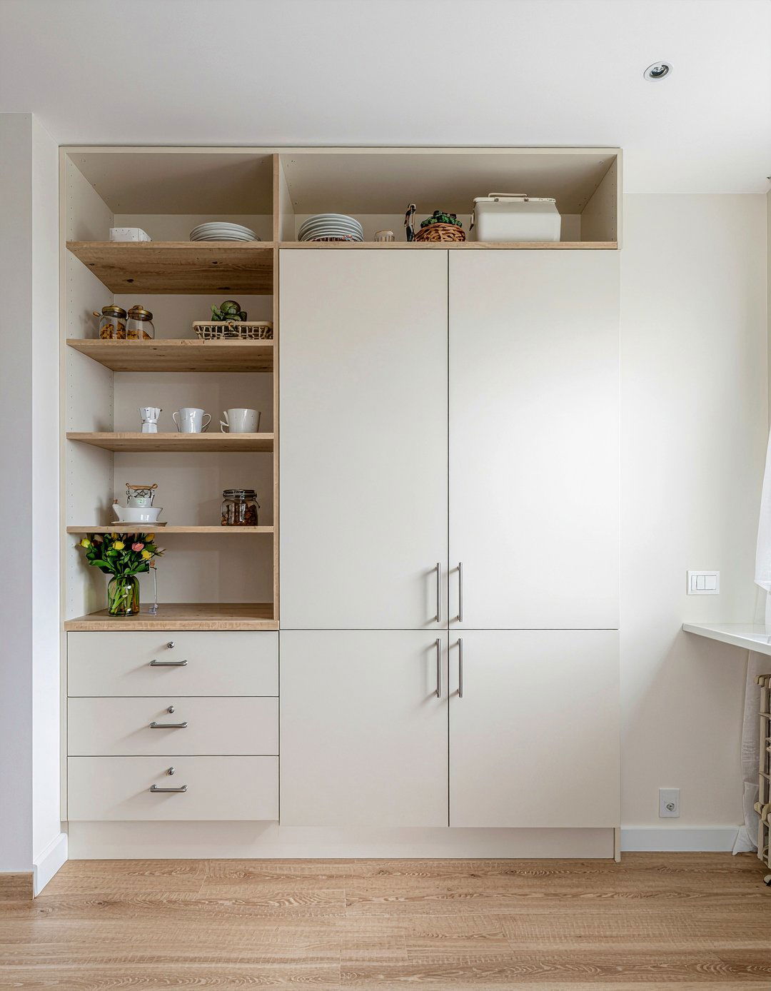 Cream kitchen with pantry cupboard - 30 cream kitchen ideas