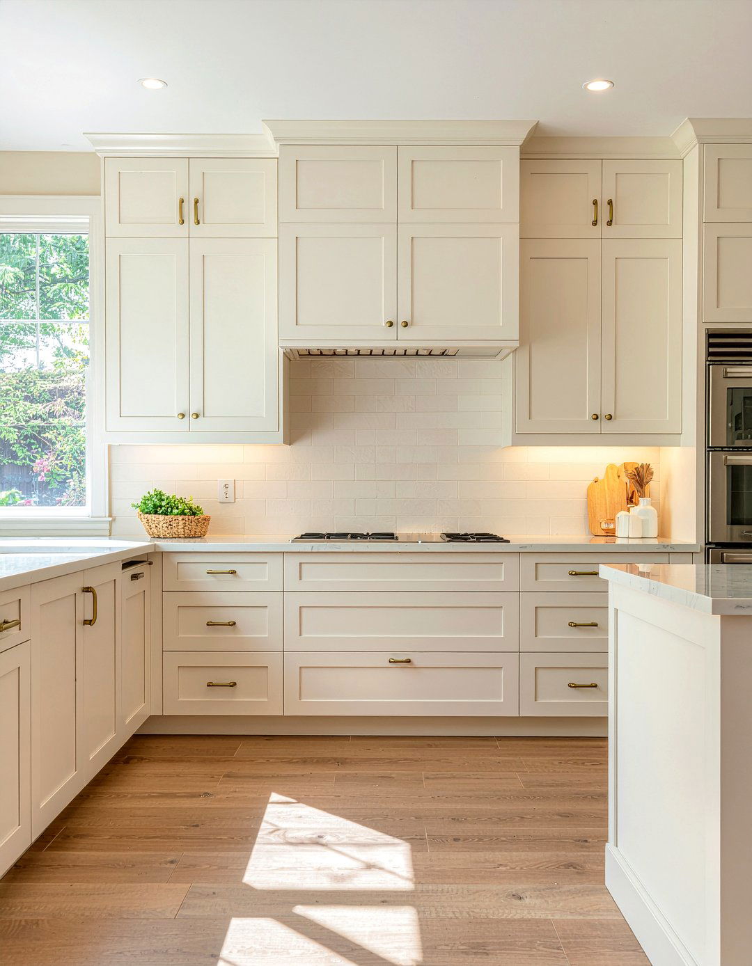 Cream raised panel cabinets - 30 raised panel kitchen cabinet ideas