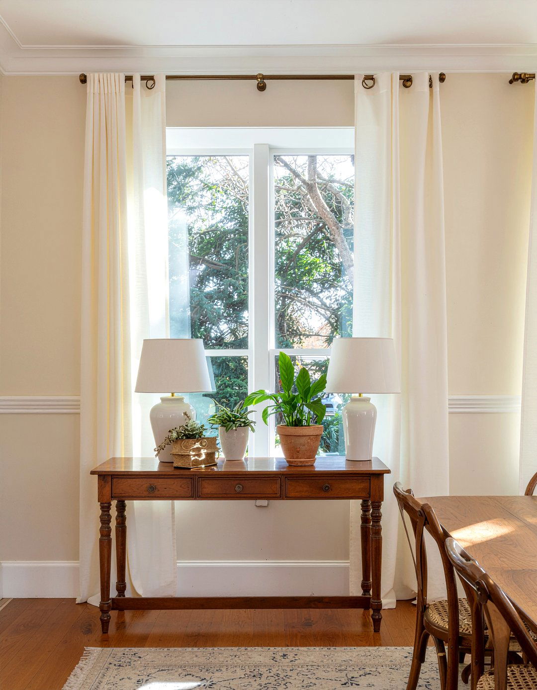 Cream sheer curtains - 30 sheer curtain dining room ideas