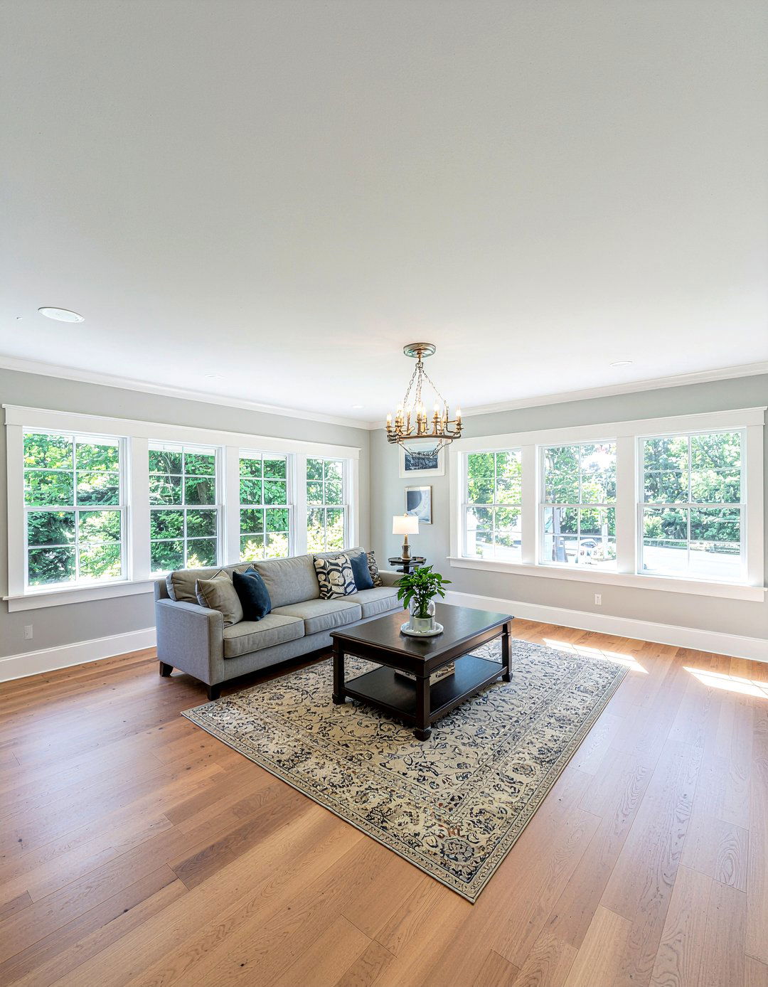 Crown Molding - 30 cheap living room ideas