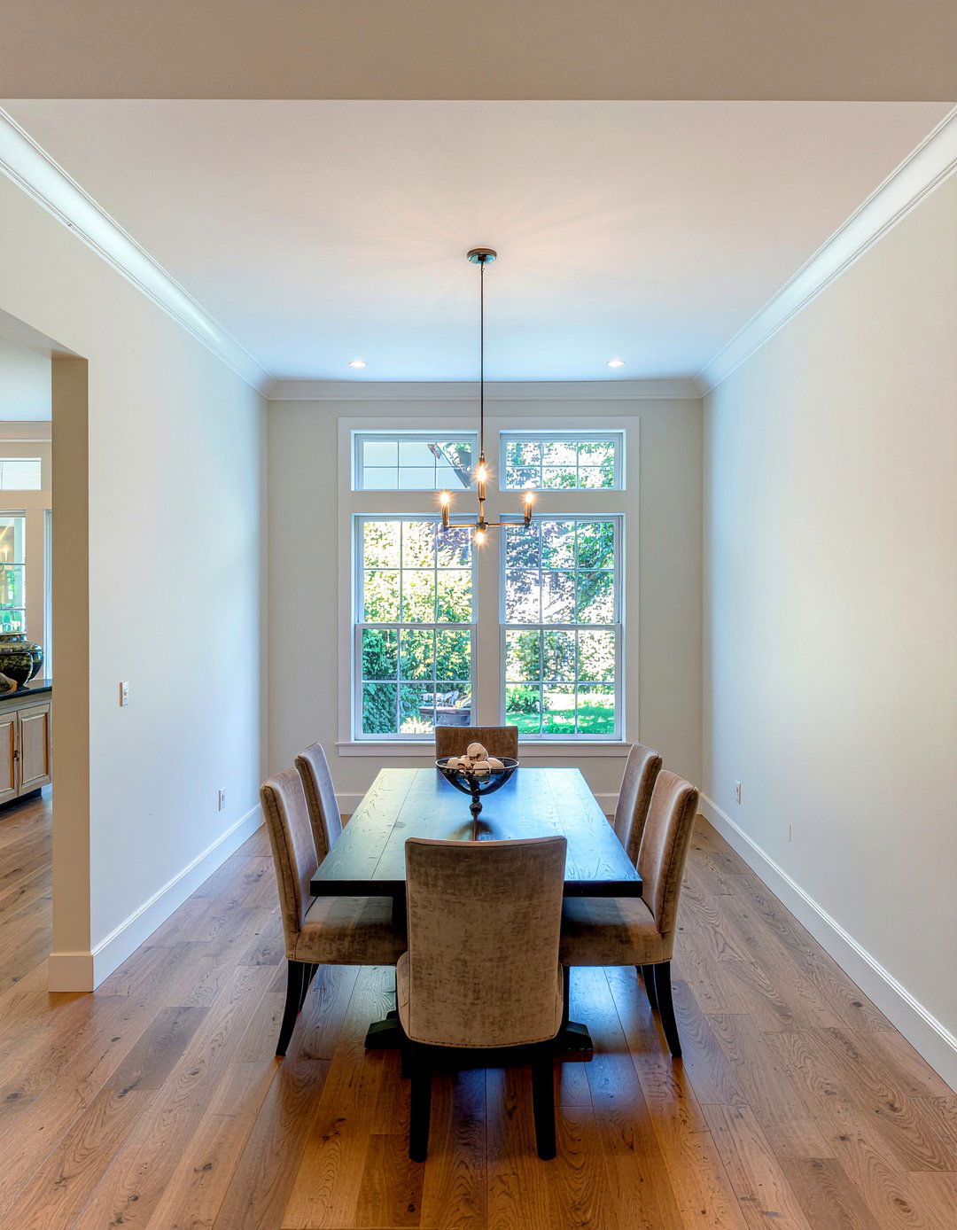 Crown Molding Trim - 30 dining room classic element ideas