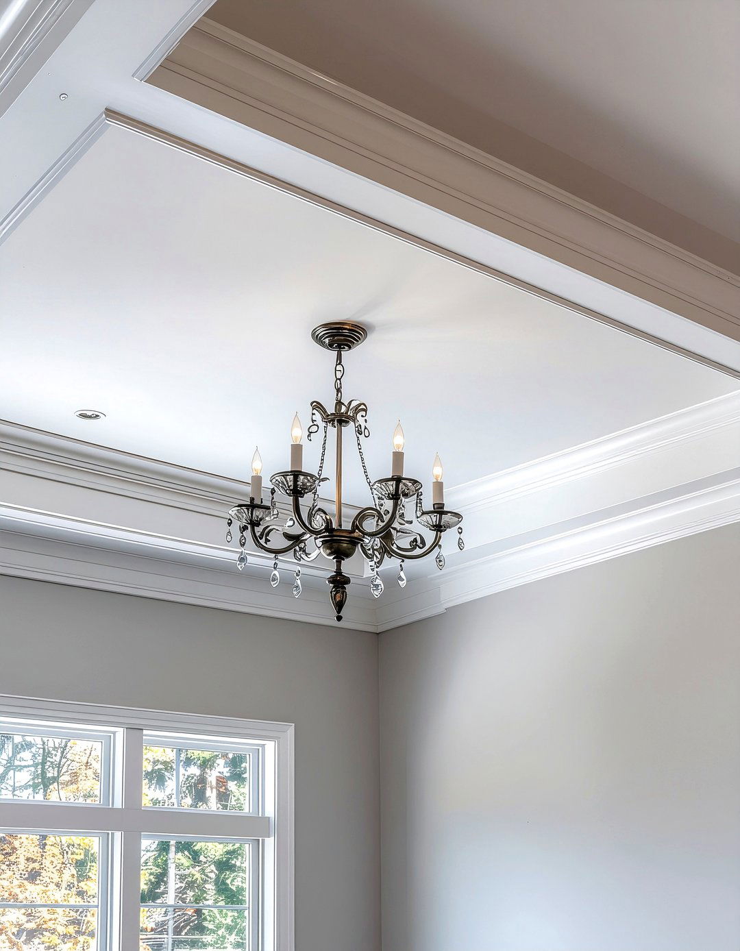 Crown molding installation - 30 enduring decor ideas