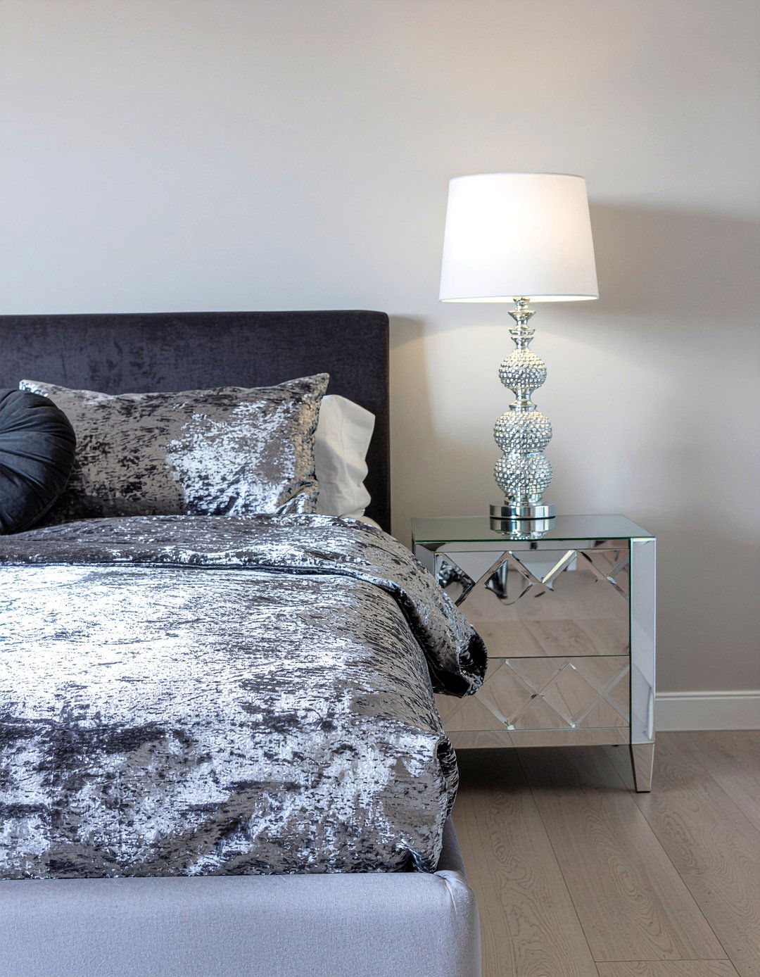 Crushed velvet bedding - 30 bedroom velvet bedding ideas