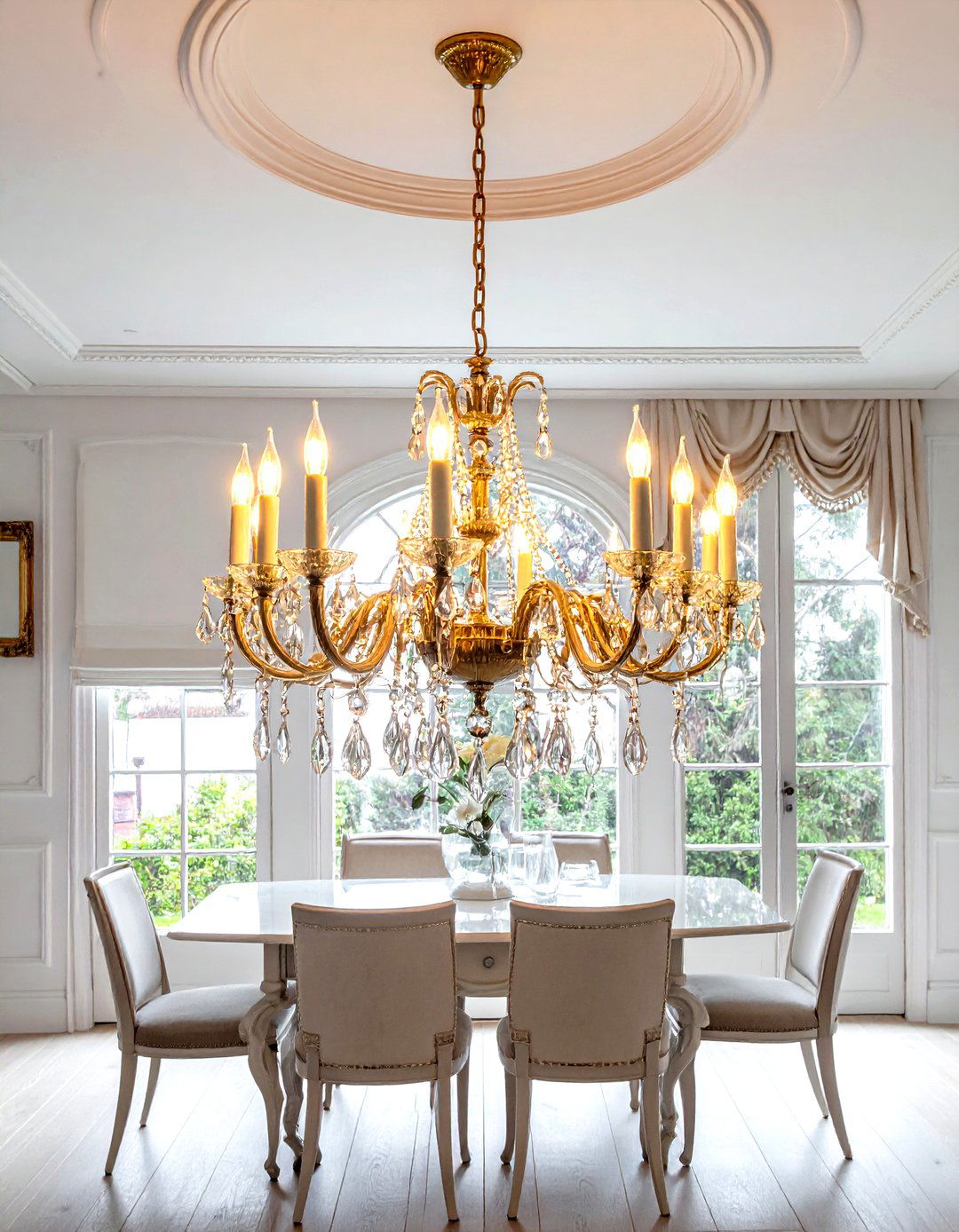 Crystal Chandelier - 30 traditional dining room ideas