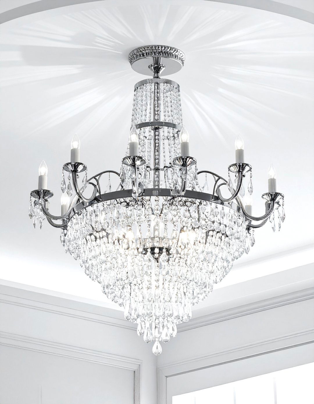 Crystal chandelier - 30 glam home decor ideas