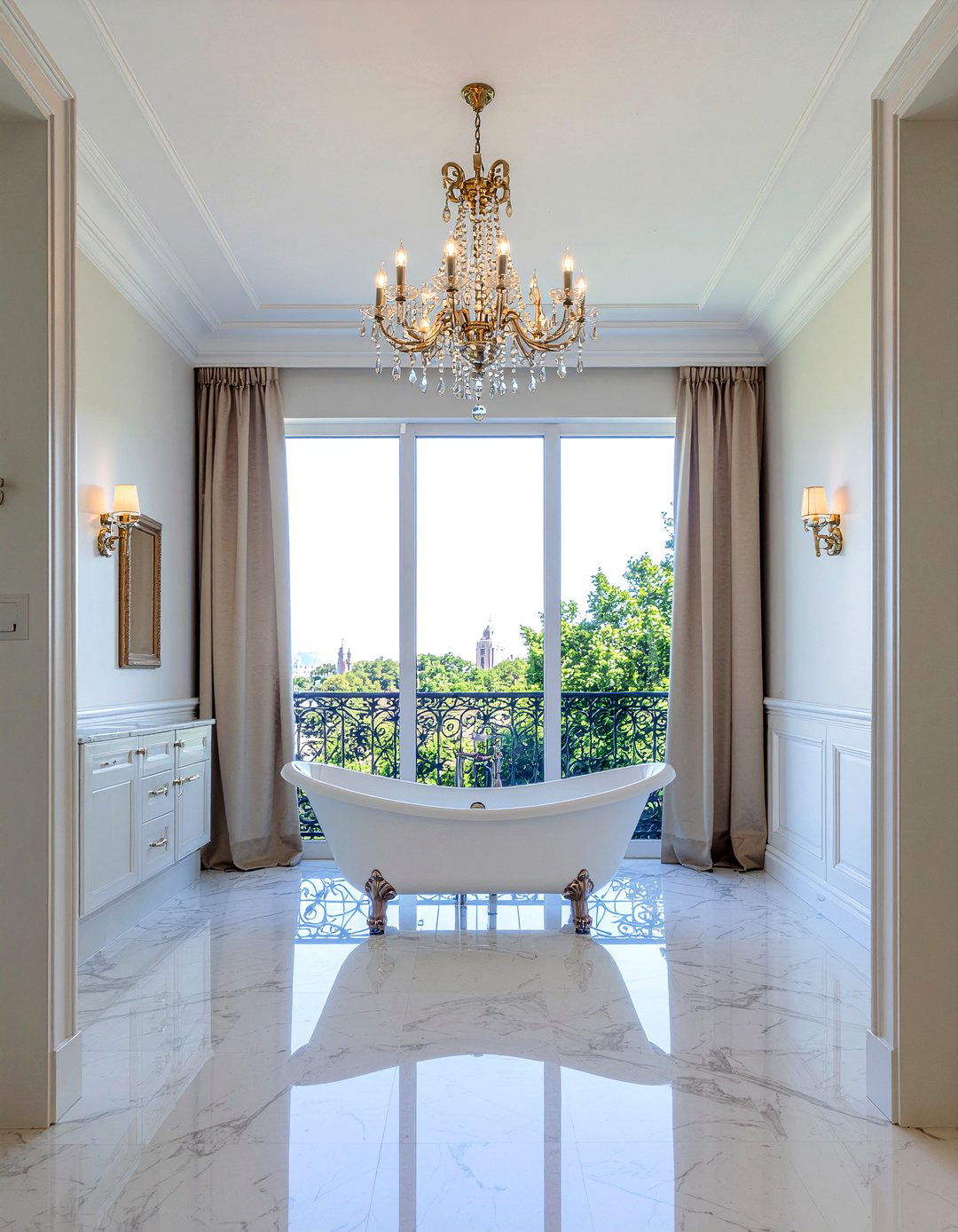 Crystal chandelier lighting - 30 French bathroom ideas