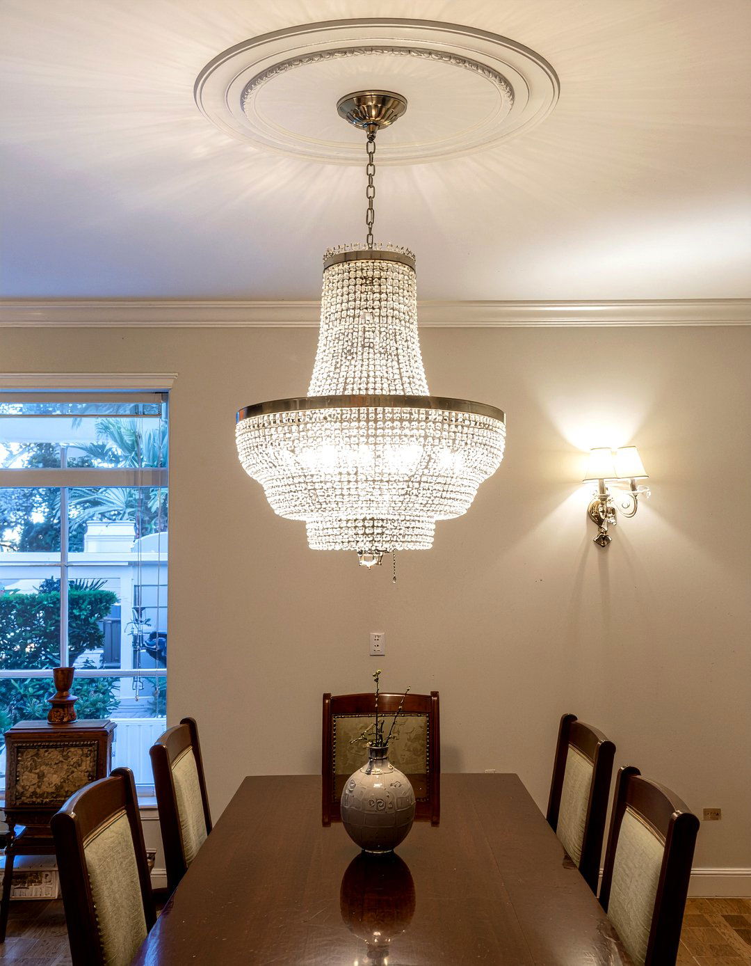 Crystal chandelier lighting - 30 Georgian dining room ideas