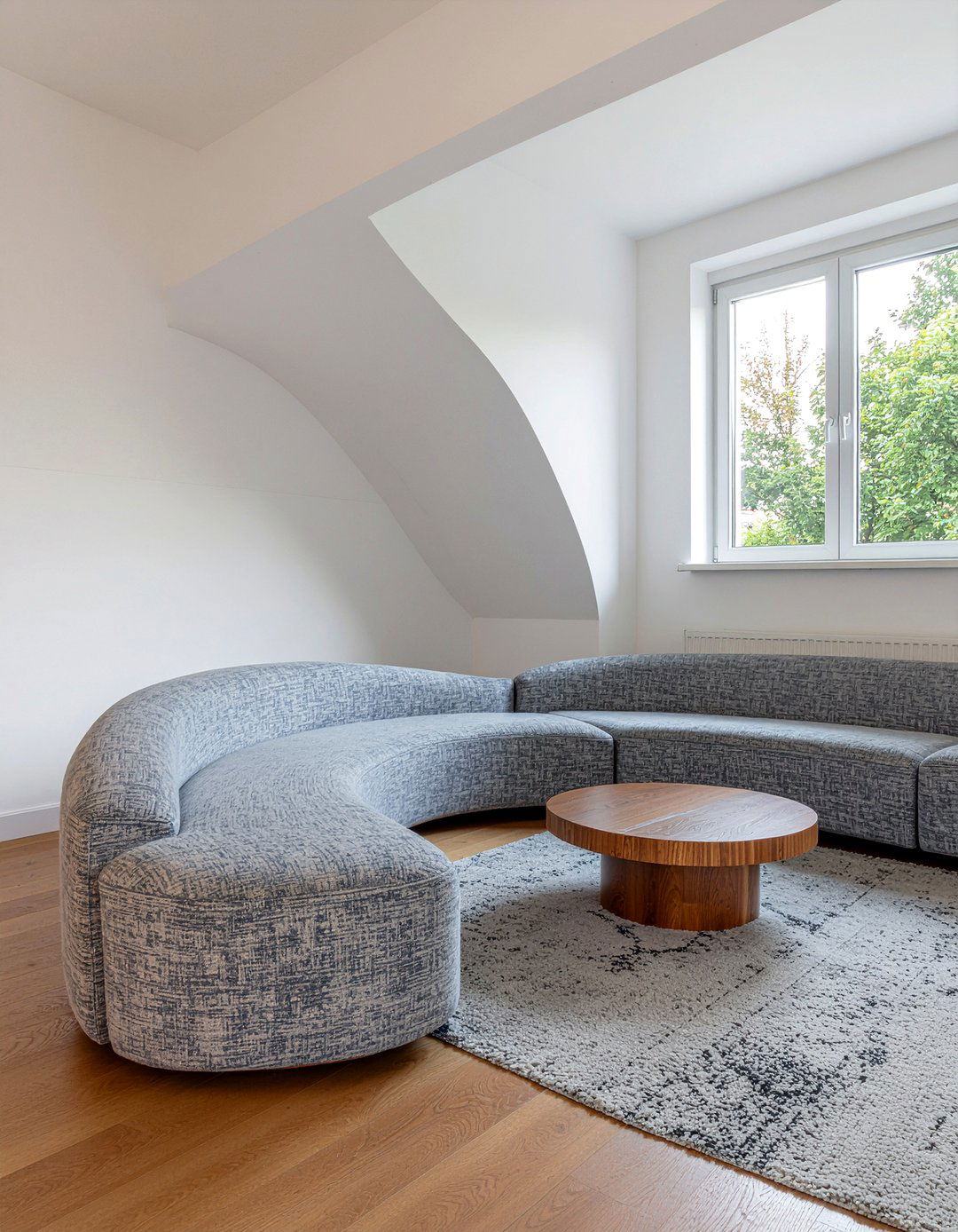 Curved Banquette - 30 living room banquette ideas