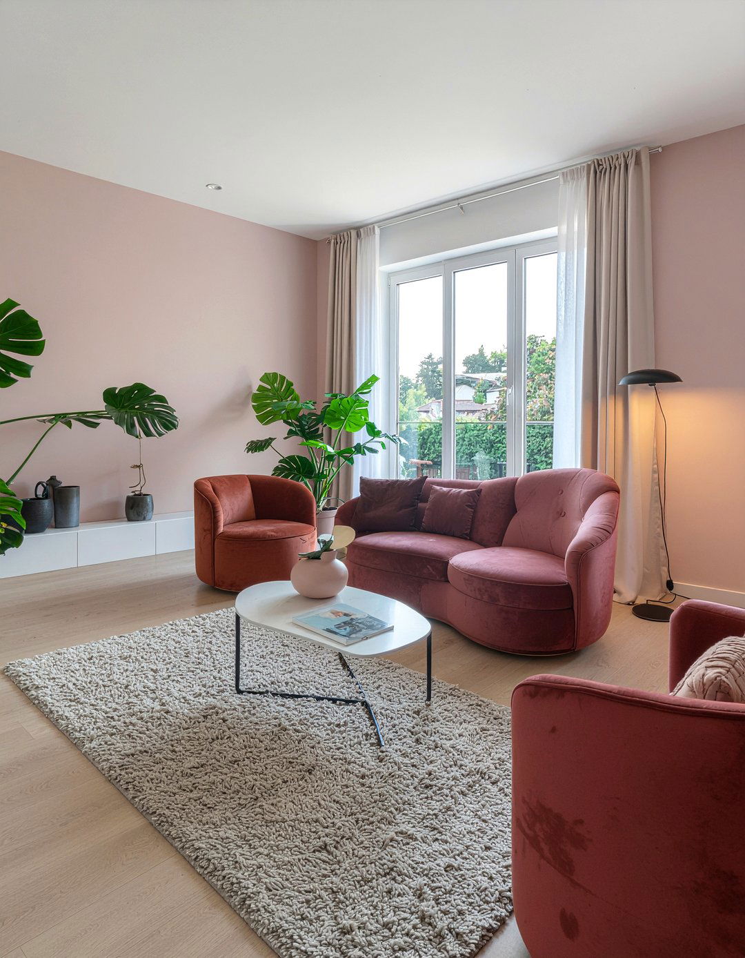 Curved Furniture - 30 spacious living room ideas